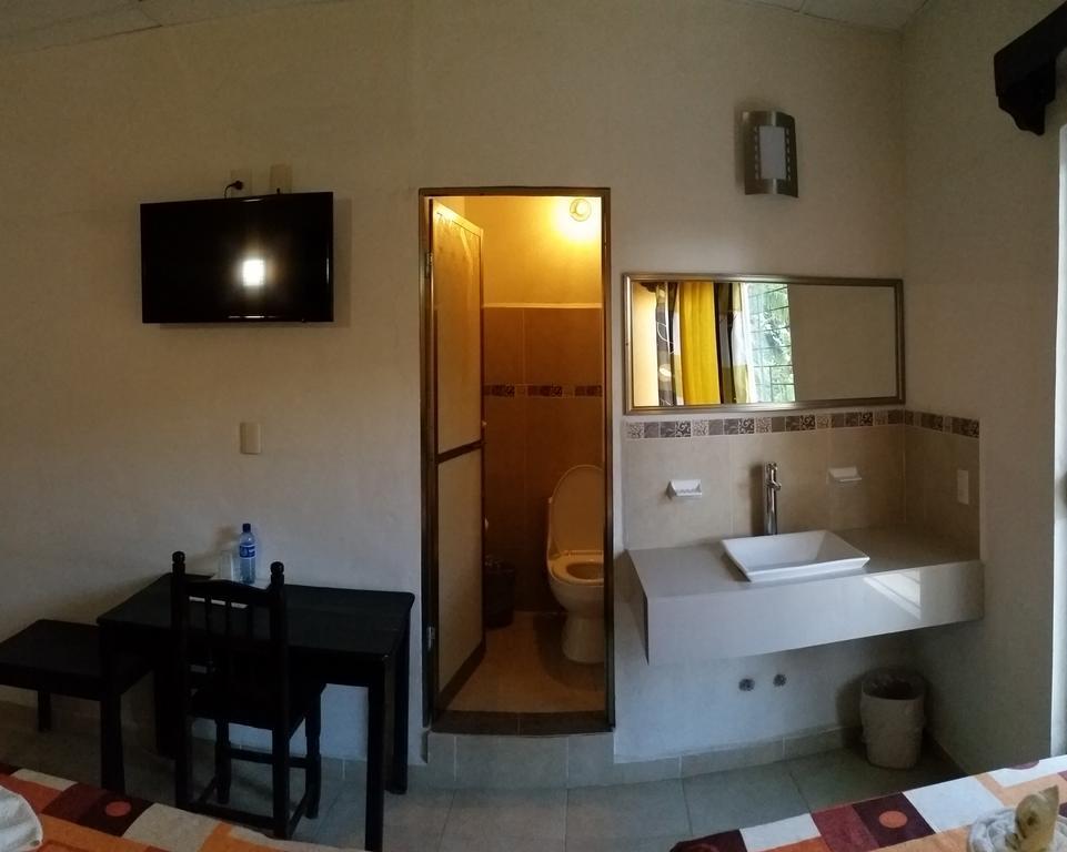 Hotel D' Santiago ปาเลงเก ภายนอก รูปภาพ