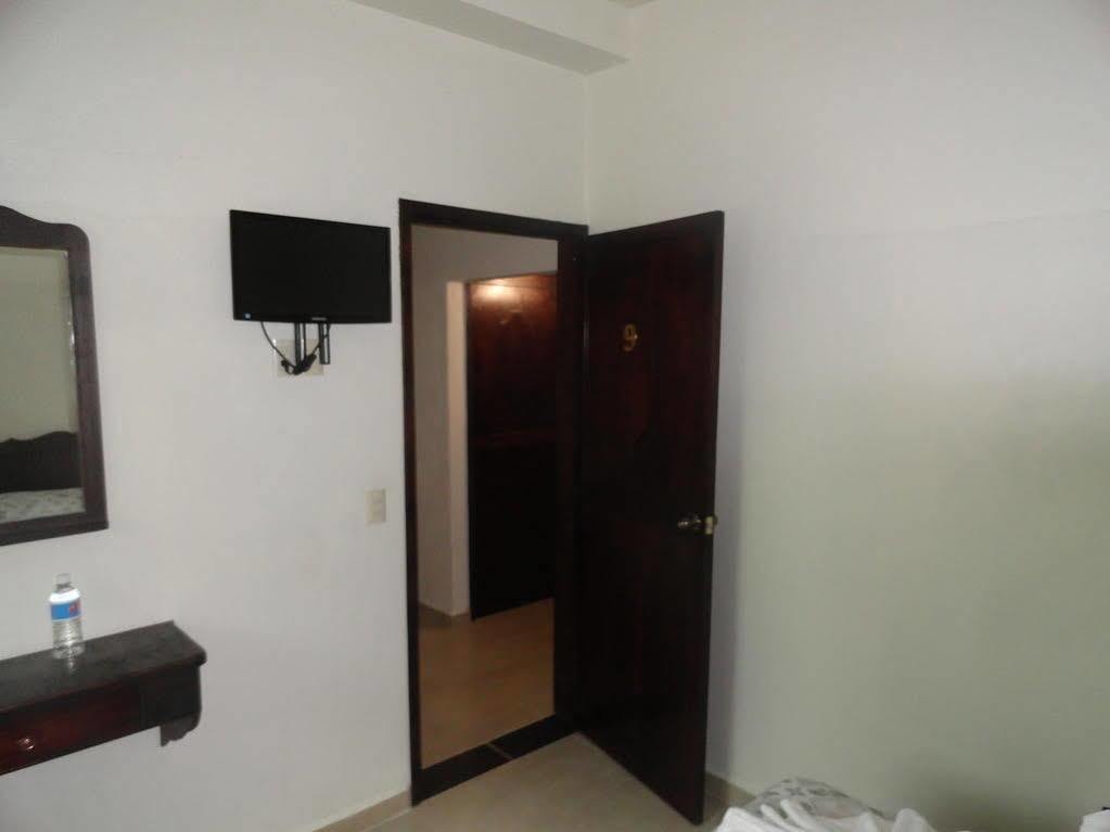 Hotel D' Santiago ปาเลงเก ภายนอก รูปภาพ