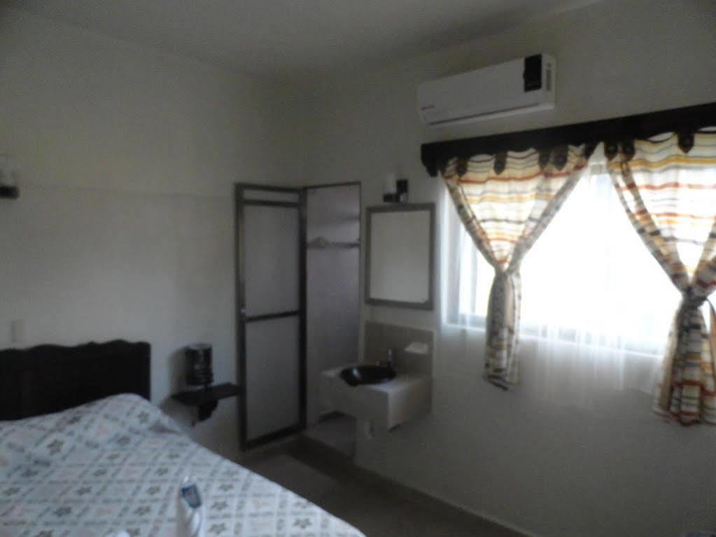 Hotel D' Santiago ปาเลงเก ภายนอก รูปภาพ